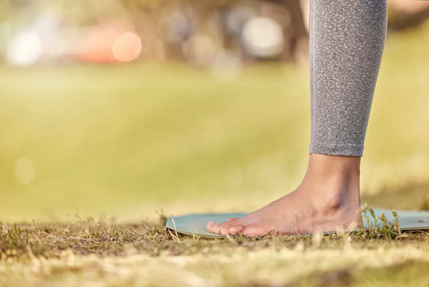 Comparación visual entre pie plano y pie normal en adultos - clínica de traumatología quirúrgica