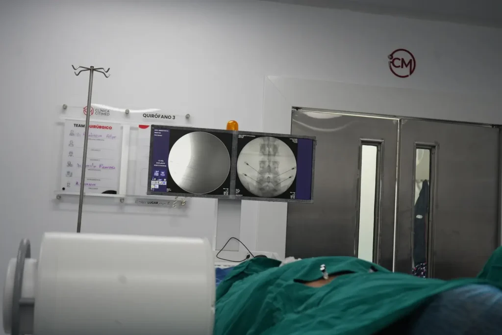 Clínica de Traumatología Quirúrgica | bloqueo foraminal,columna vertebral,bloqueo de columna,dolor lumbar,tratamiento del dolor de espalda bloqueo foraminal en paciente en clinica de trumatologia quirurgica