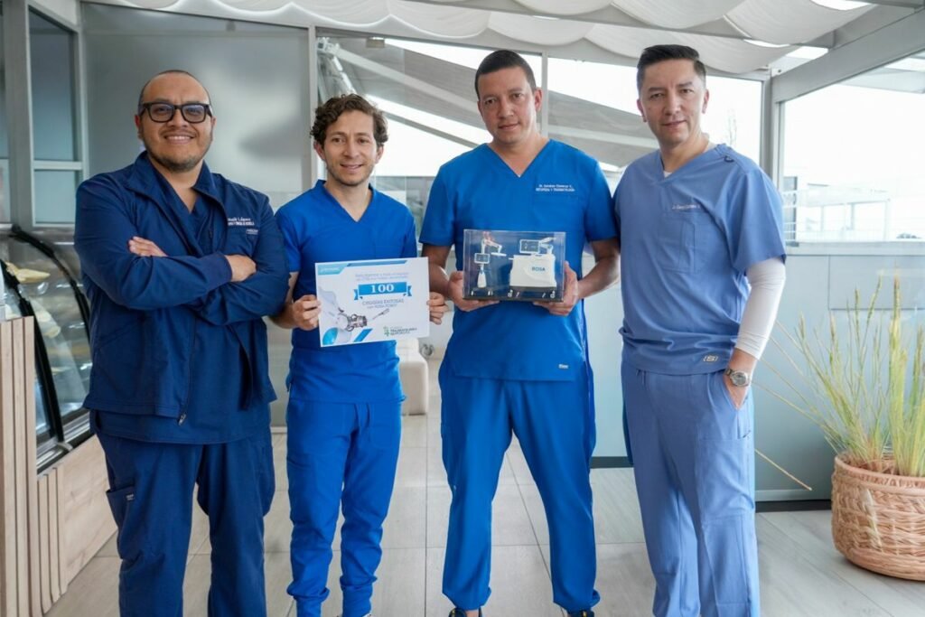 Clínica de Traumatología Quirúrgica | Clinica de traumatologia quirurgica robot rosa 100 cirugias